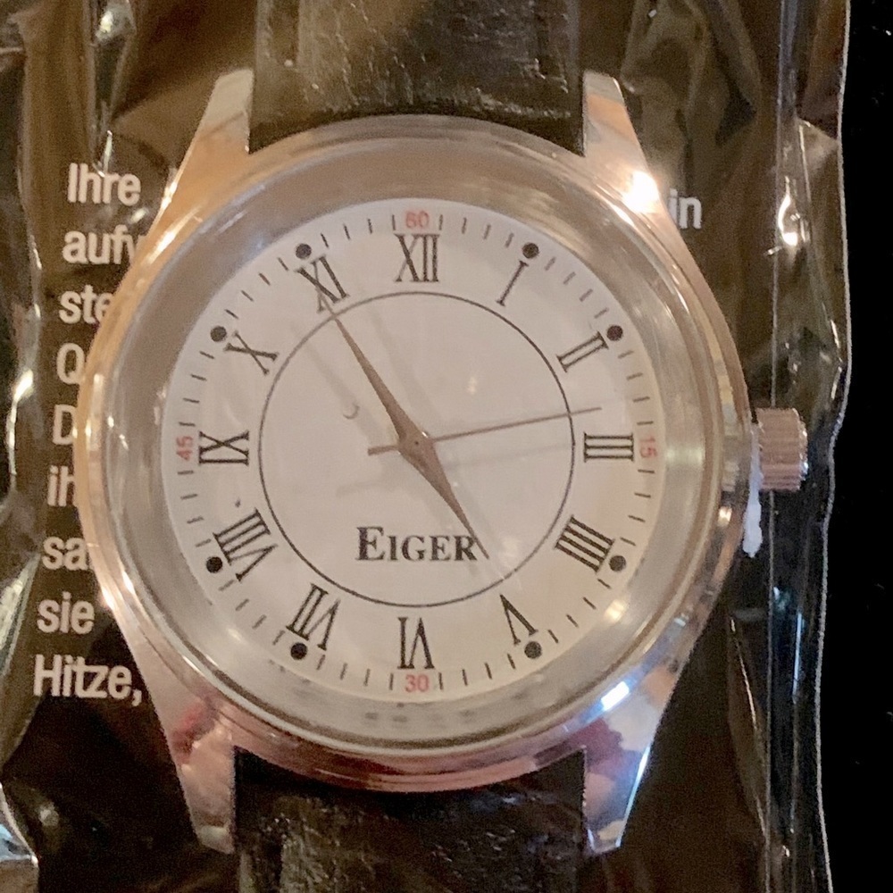 Eiger Men’s Large Face Watch with Black Band NIP